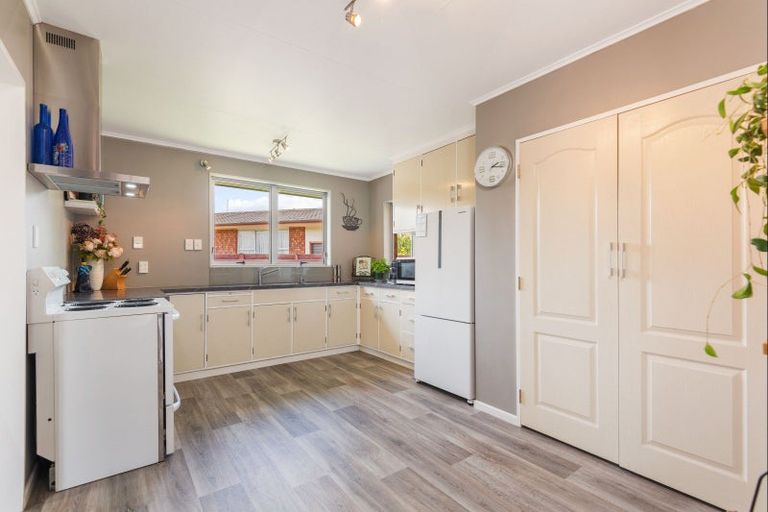 Photo of property in 120 Benmore Avenue, Cloverlea, Palmerston North, 4412