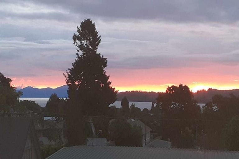 Photo of property in 2/37 Hinemoa Avenue, Taupo, 3330