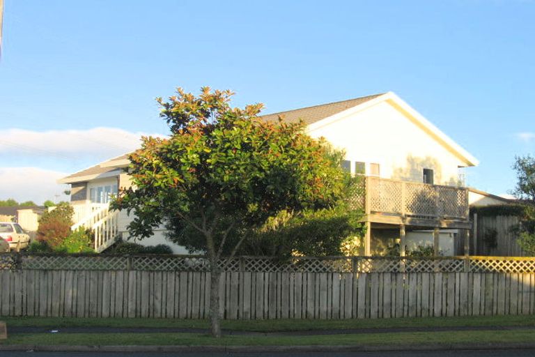 Photo of property in 36 Burswood Drive, Burswood, Auckland, 2013