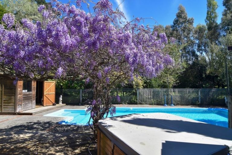 Photo of property in 135 Kent Street, Carterton, 5713