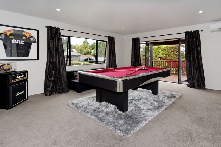 Photo of property in 30a Derwent Crescent, Titirangi, Auckland, 0604