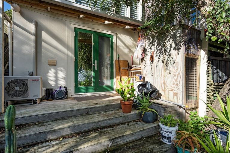 Photo of property in 152 Hanson Street, Newtown, Wellington, 6021