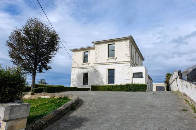 Photo of property in 1 Ure Street, South Hill, Oamaru, 9400