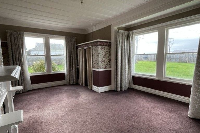 Photo of property in 215 Bridge Street, Bulls, 4818