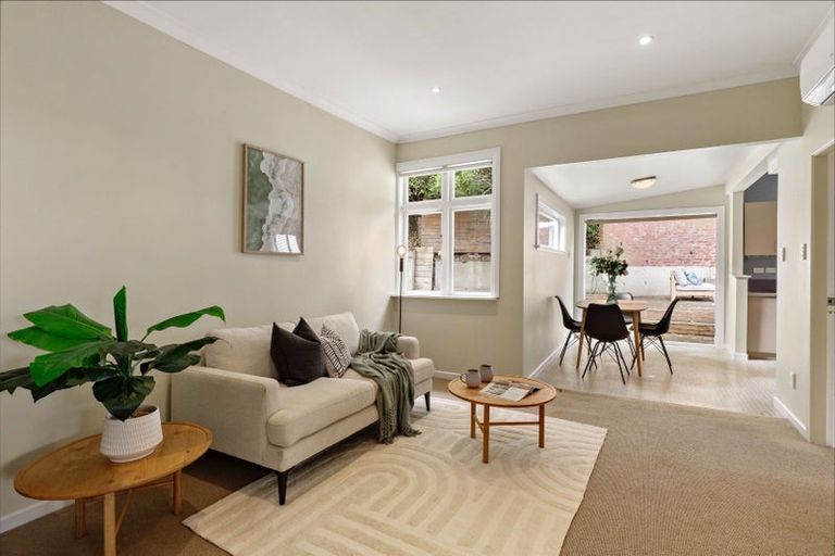 Photo of property in 74 Para Street, Miramar, Wellington, 6022