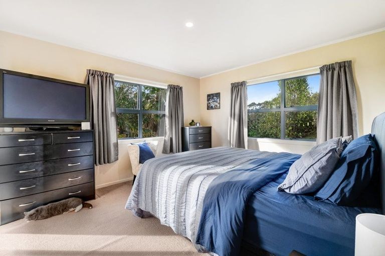 Photo of property in 11 Pineview Lane, Helensville, 0875