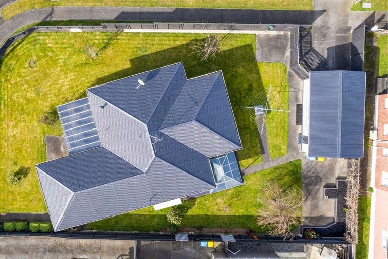 Photo of property in 16 Meadowvale Drive, Levin, 5510