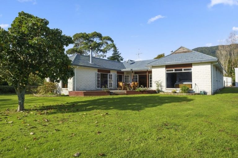 Photo of property in 6 Terrace Road, Reikorangi, Waikanae, 5391