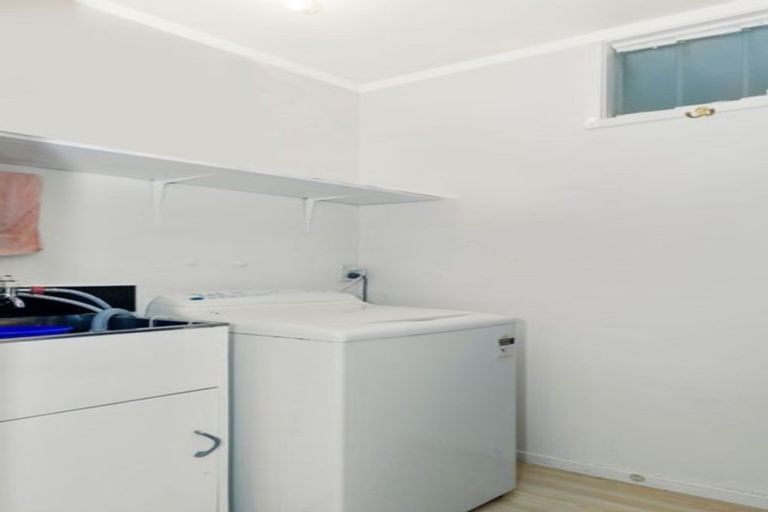 Photo of property in 1/7 Pamela Place, New Lynn, Auckland, 0600