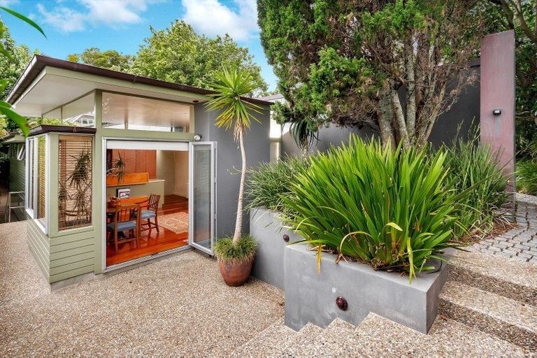 Photo of property in 35a Clifton Road, Hauraki, Auckland, 0622