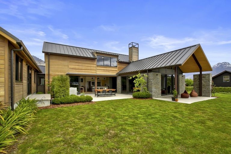 Photo of property in 11 Bretby Court, Jacks Point, Queenstown, 9371