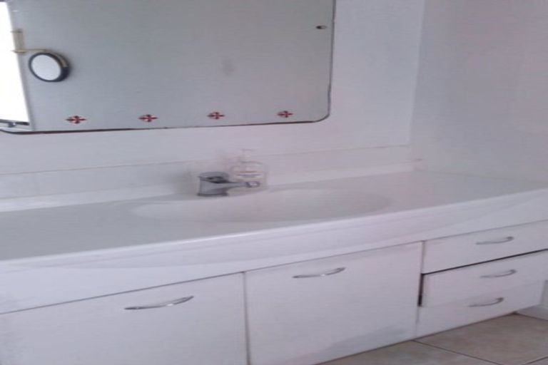 Photo of property in 139 Don Buck Road, Massey, Auckland, 0614