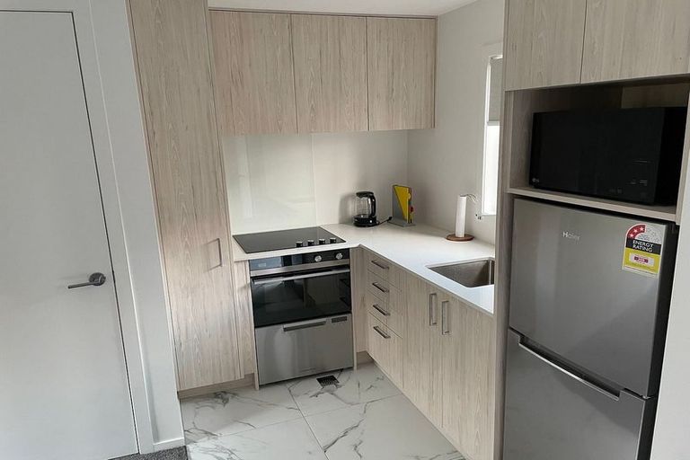 Photo of property in 2/102 Millbrook Road, Sunnyvale, Auckland, 0612