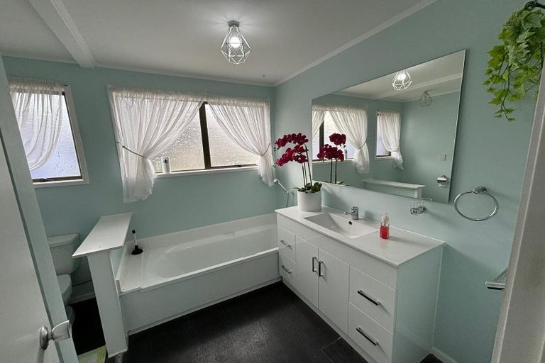 Photo of property in 46 Bellfield Road, Opaheke, Papakura, 2113