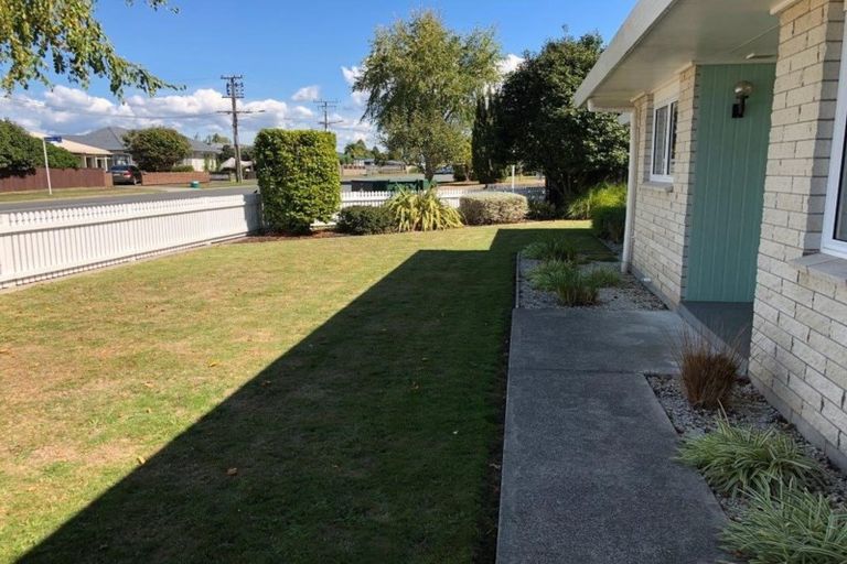 Photo of property in 9 Hilton Road, St Andrews, Hamilton, 3200