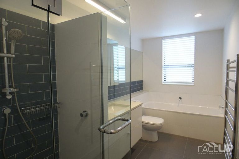 Photo of property in 242 Hobsonville Point Road, Hobsonville, Auckland, 0616