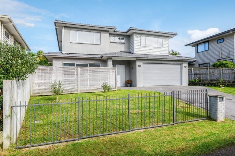 Photo of property in 12 Midhurst Avenue, Henderson, Auckland, 0612