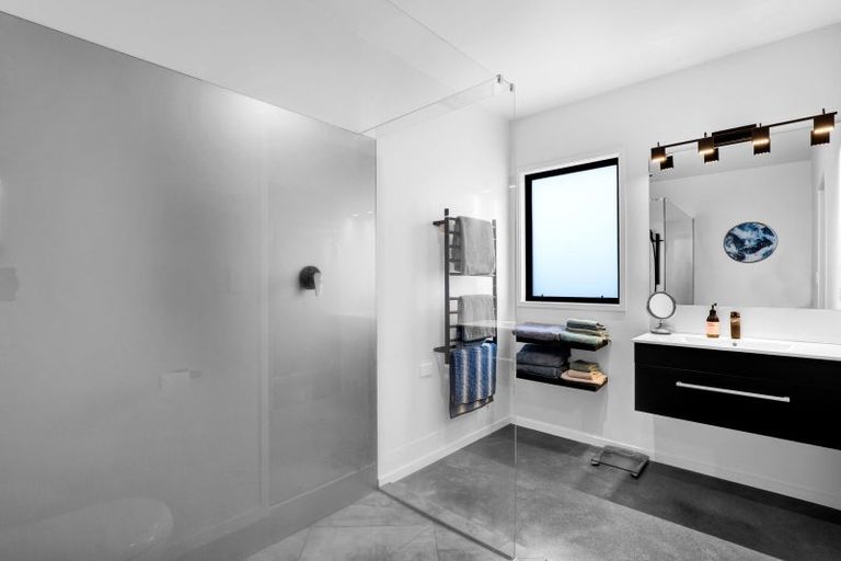 Photo of property in 4 Cessna Lane, Glen Avon, New Plymouth, 4312