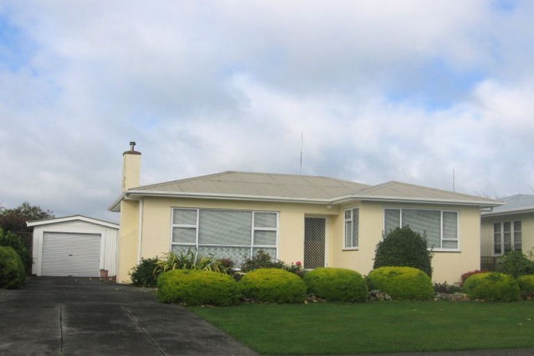 Photo of property in 32 Liverpool Street, Takaro, Palmerston North, 4412