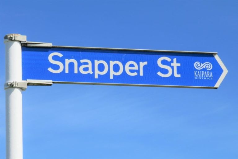 Photo of property in 7 Snapper Street, Baylys Beach, 0377