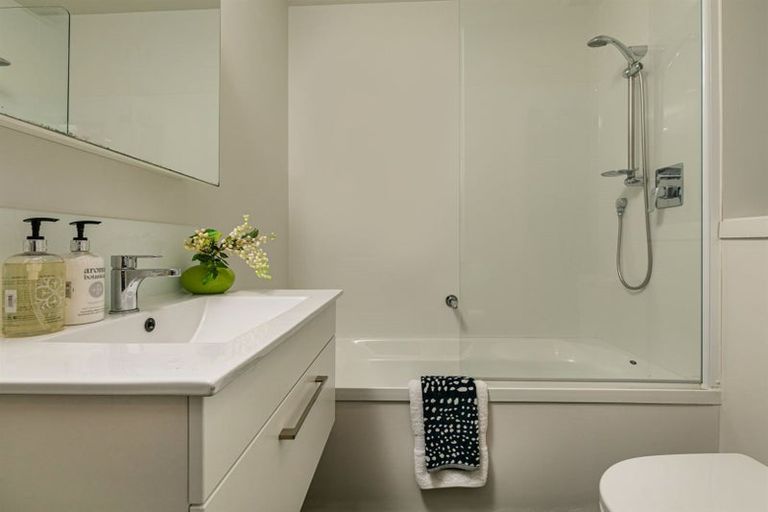 Photo of property in 402/160a Hobsonville Point Road, Hobsonville, Auckland, 0616