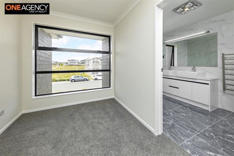 Photo of property in 45 Hikuawa Road, Flat Bush, Auckland, 2019