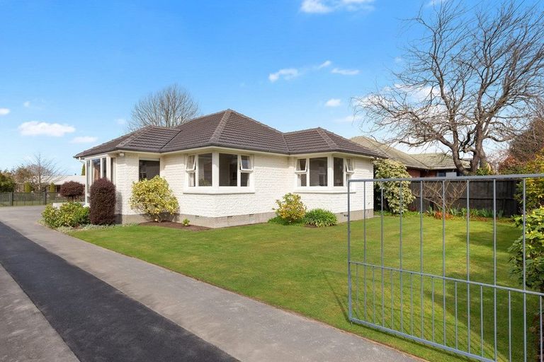 Photo of property in 9 Solway Avenue, Ilam, Christchurch, 8041