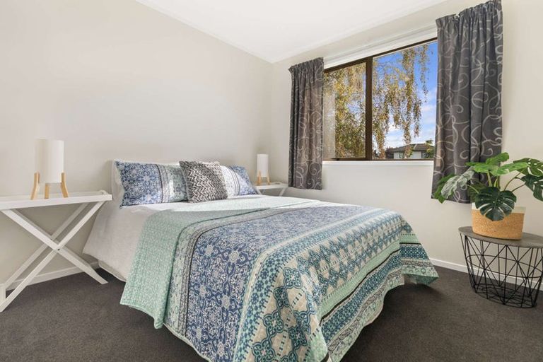 Photo of property in 53 Gilbass Avenue, Hamilton Lake, Hamilton, 3204