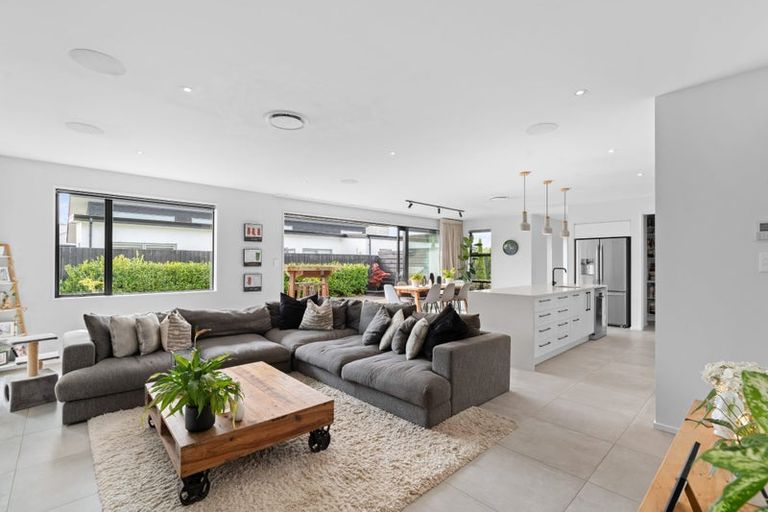 Photo of property in 90 Bradwell Crescent, Halswell, Christchurch, 8025