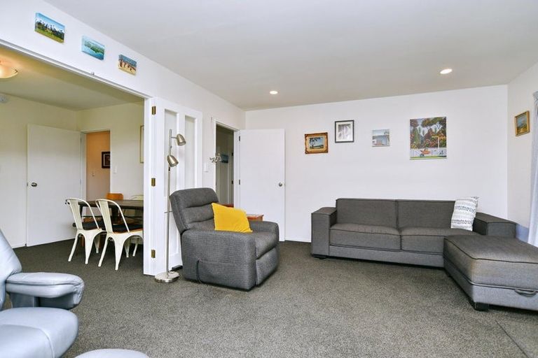 Photo of property in 2/43 Kedleston Drive, Avonhead, Christchurch, 8042