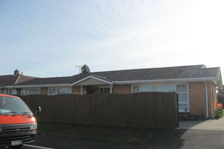 Photo of property in 98 Hamilton Avenue, Ilam, Christchurch, 8041