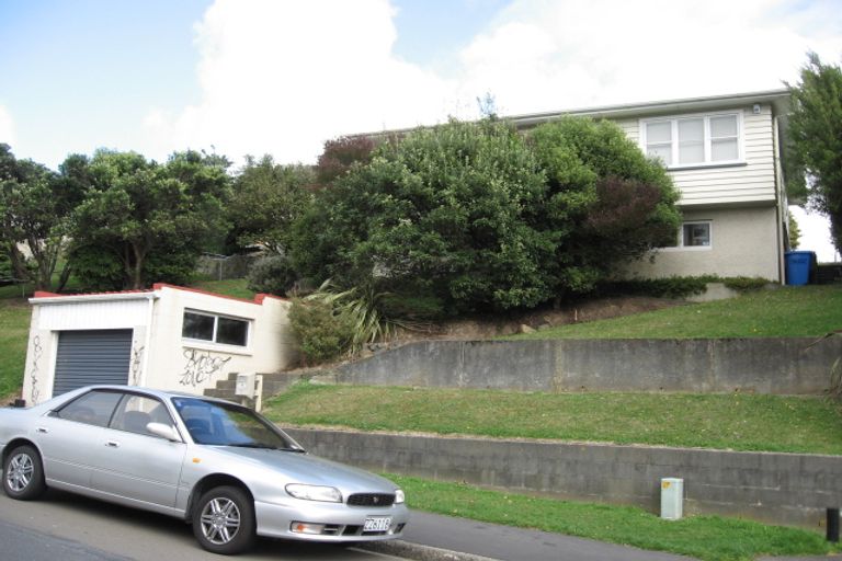 Photo of property in 91 Kenmore Street, Newlands, Wellington, 6037