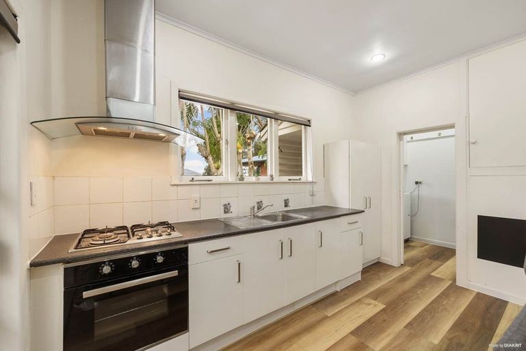 Photo of property in 1/245 Pakuranga Road, Pakuranga, Auckland, 2010