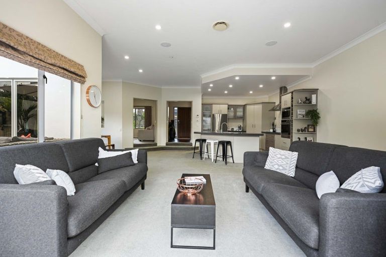 Photo of property in 94 Rototuna Road, Rototuna, Hamilton, 3210