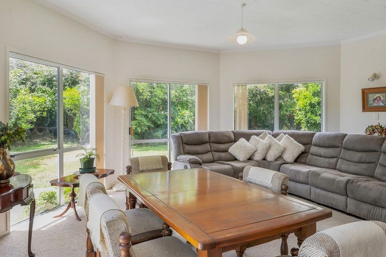 Photo of property in 307 Te Moana Road, Waikanae, 5036