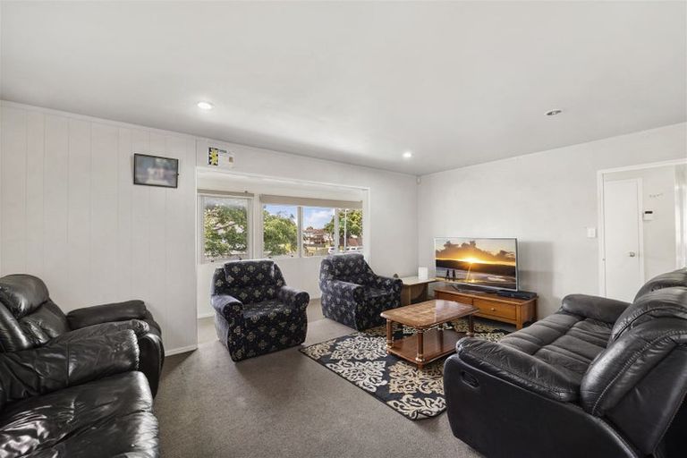 Photo of property in 7 Frobisher Way, Clendon Park, Auckland, 2103