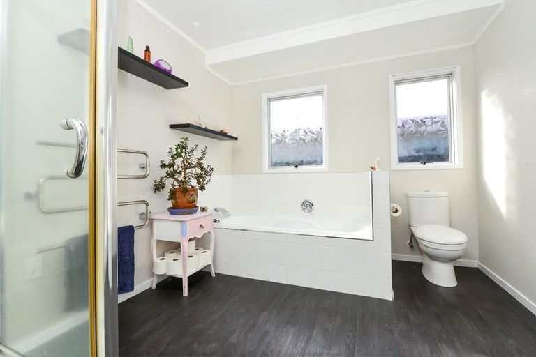 Photo of property in 8 Glasgow Street, St Andrews, Hamilton, 3200