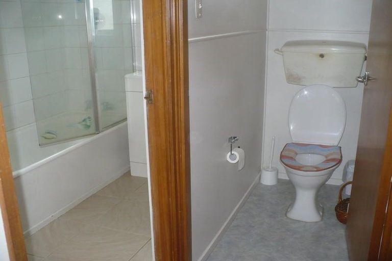 Photo of property in 50 Divich Avenue, Te Atatu South, Auckland, 0610