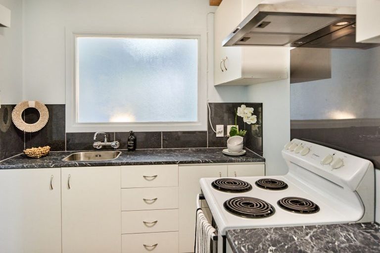 Photo of property in 2/4 Granville Street, Silverstream, Upper Hutt, 5019