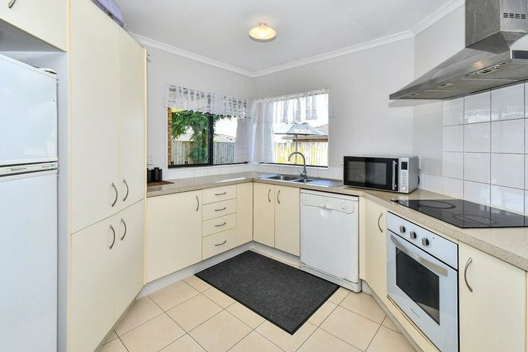 Photo of property in 9 Mark Edgar Place, Clendon Park, Auckland, 2103