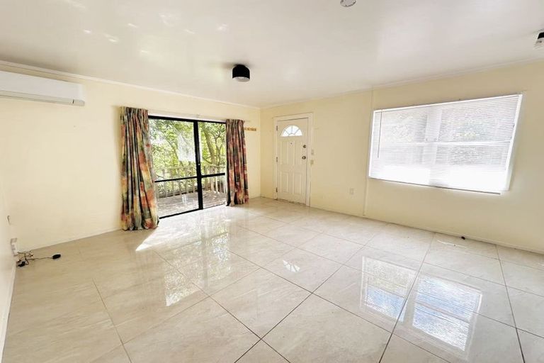 Photo of property in 2/137 Mokoia Road, Birkenhead, Auckland, 0626