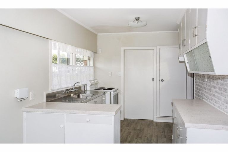 Photo of property in 2/4 Liverpool Street, Papakura, 2110