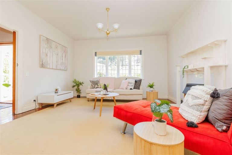 Photo of property in 11 Glen Road, Kelburn, Wellington, 6012