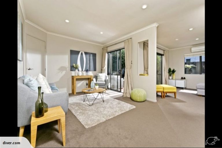 Photo of property in 30 Admirals Court Drive, Greenhithe, Auckland, 0632