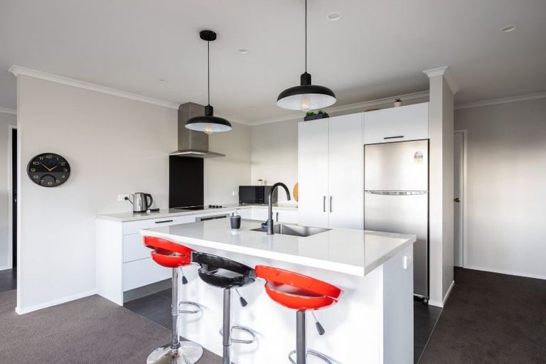 Photo of property in 43 Magnolia Drive, Westown, New Plymouth, 4310