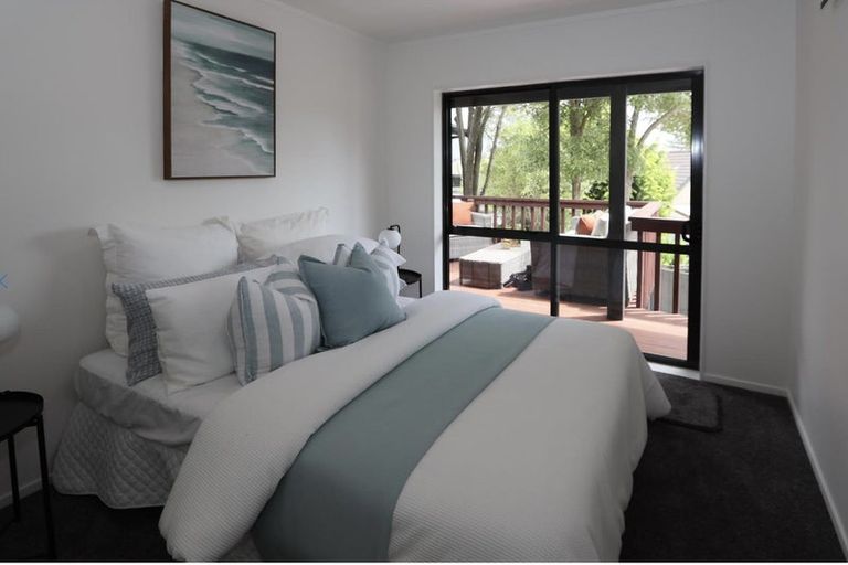 Photo of property in 5 Libra Place, Kawaha Point, Rotorua, 3010