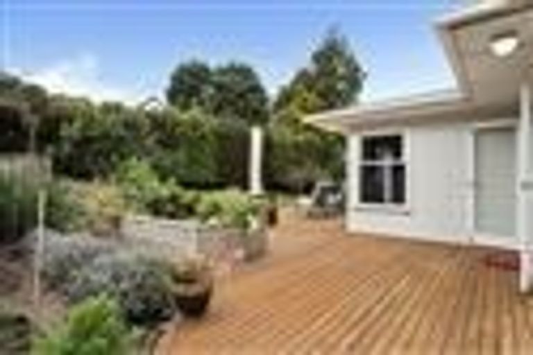 Photo of property in 35 Lynden Avenue, Hillcrest, Auckland, 0627