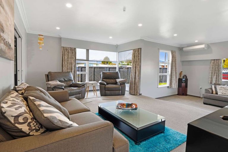 Photo of property in 16 Meadowvale Drive, Levin, 5510