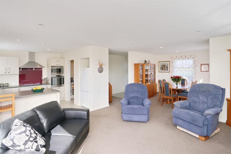 Photo of property in 37 Bradwell Crescent, Halswell, Christchurch, 8025