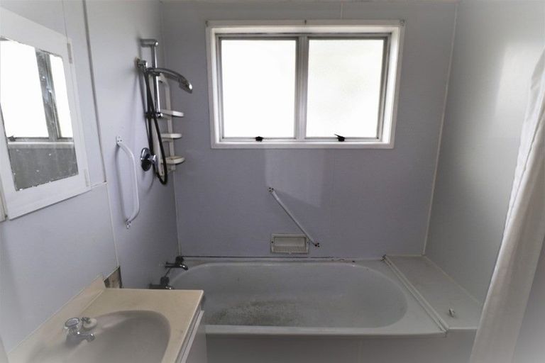 Photo of property in 21 Cross Street, Castlecliff, Whanganui, 4501